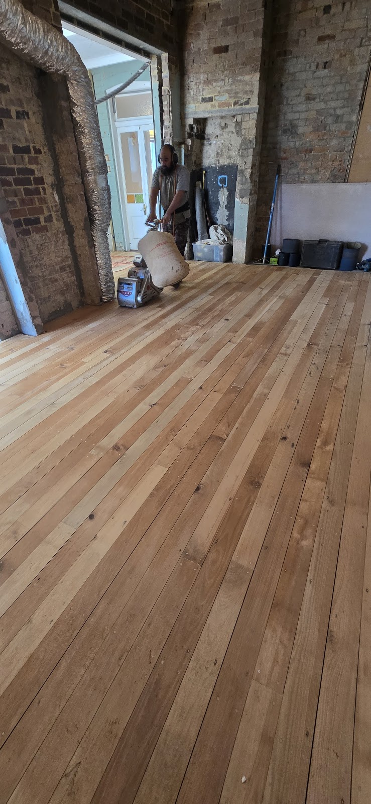 Decking & cladding 2 | 18 Yarralumla Ave, St Ives Chase NSW 2075, Australia | Phone: 0431 066 070