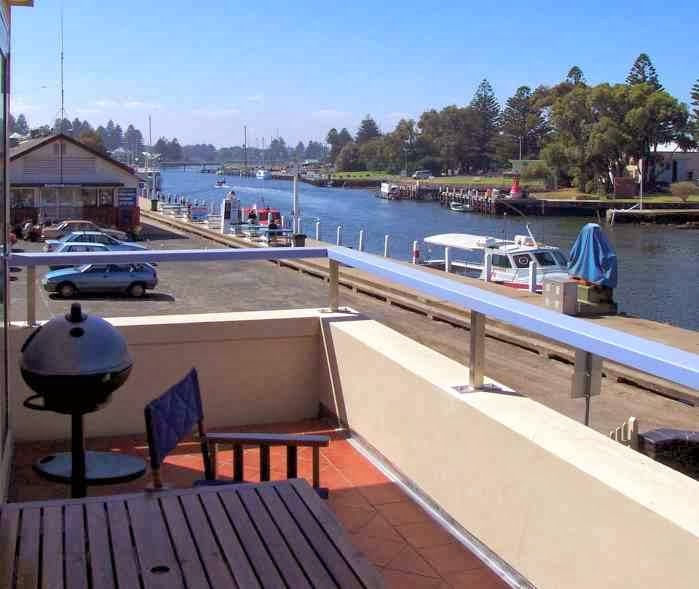 Dockside Waterfront Indulgence | lodging | 6/25 Gipps St, Port Fairy VIC 3284, Australia | 0419589099 OR +61 419 589 099