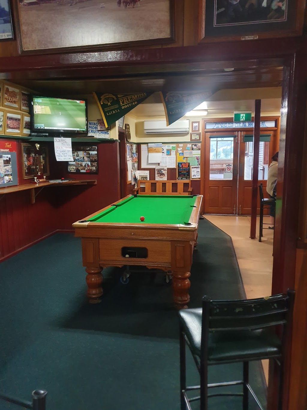 The Dederang Pub | bar | 4326 Kiewa Valley Highway, Dederang VIC 3691, Australia | 0260289325 OR +61 2 6028 9325