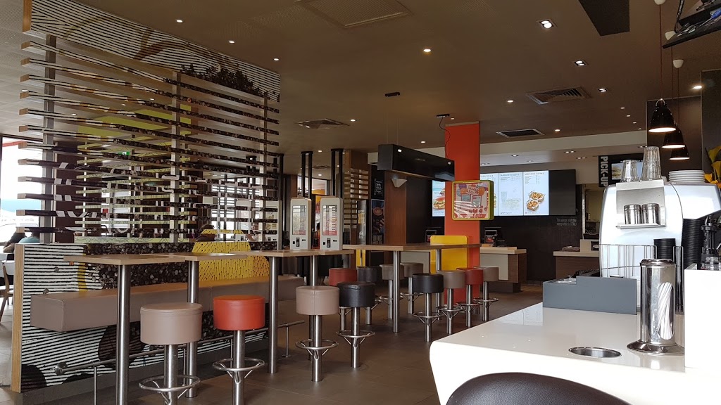 McDonalds Milperra | meal takeaway | 343 Milperra Rd, Bankstown NSW 2200, Australia | 0297928383 OR +61 2 9792 8383