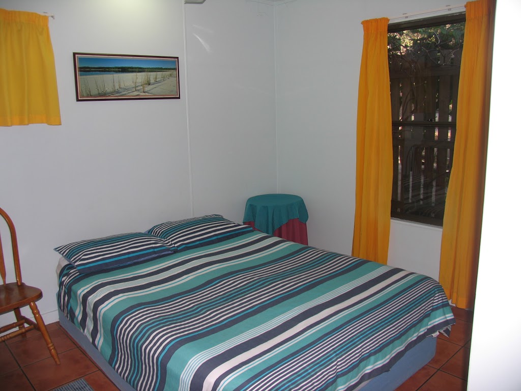 Fraser Island Beach Cottage | 8 Anderson St, Eurong QLD 4581, Australia | Phone: (07) 4127 9231