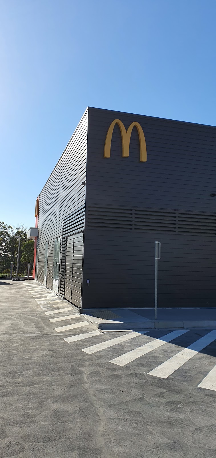 McDonalds | meal takeaway | 190 Portland Dr, Cameron Park NSW 2285, Australia | 0240642150 OR +61 2 4064 2150