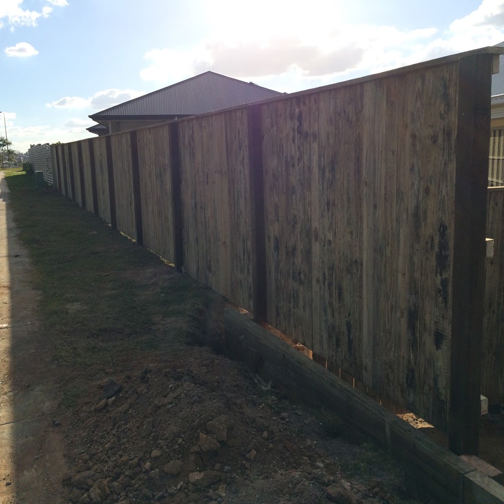 boundary fencing | 2 Park Ridge Rd, Park Ridge QLD 4125, Australia | Phone: 0412 076 561