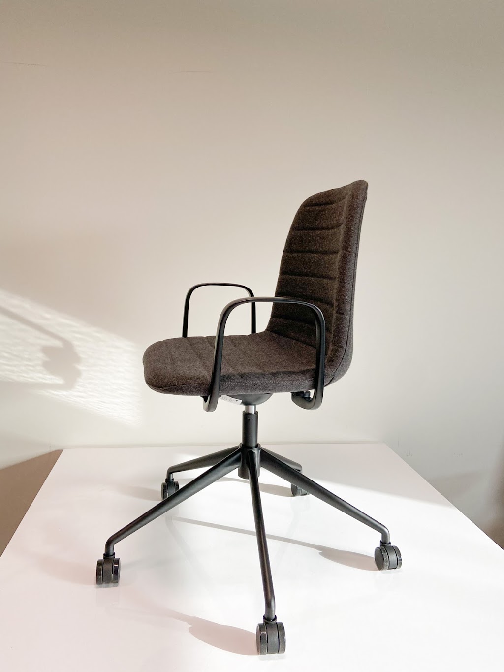 Corporate Chair Systems | furniture store | 43 Redesdale Rd, Kyneton VIC 3444, Australia | 1300211900 OR +61 1300 211 900