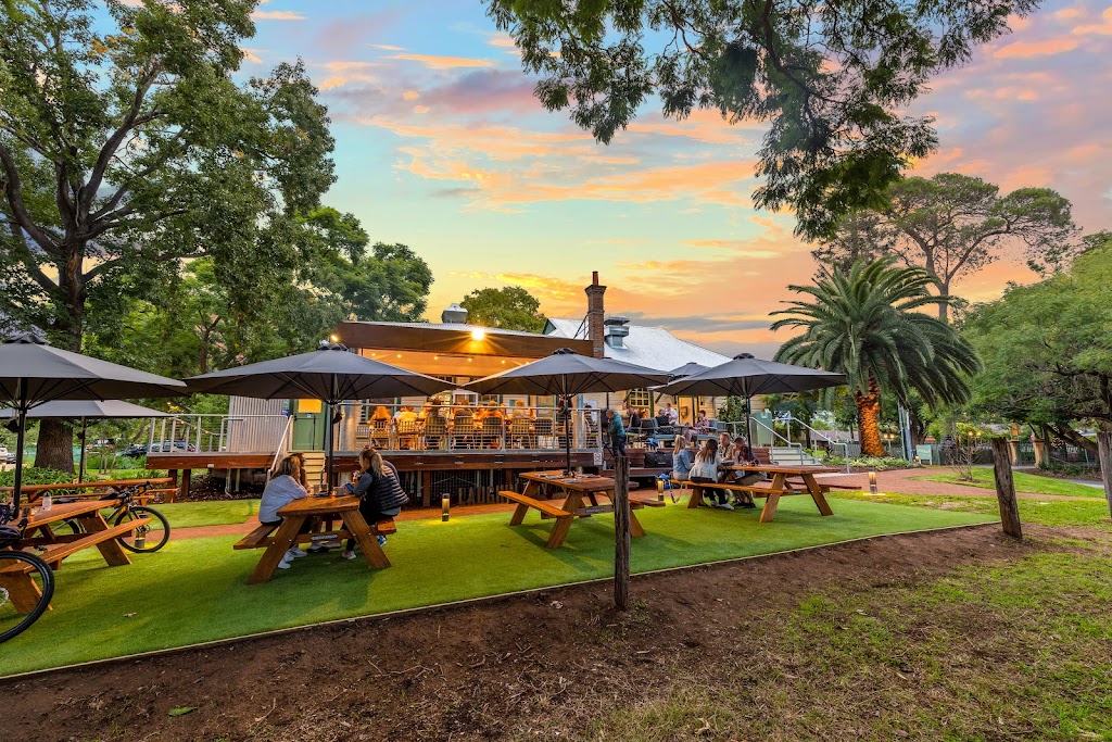 Laughin Boy Cafe Restaurant | Rower, s View Road, Emu Plains NSW 2750, Australia | Phone: (02) 4713 1333