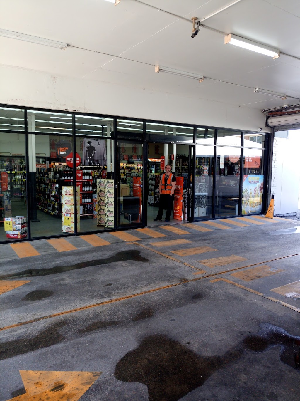 BWS Upper Ross Drive | 1209 Upper Ross River Rd, Rasmussen QLD 4815, Australia | Phone: (07) 4789 2691