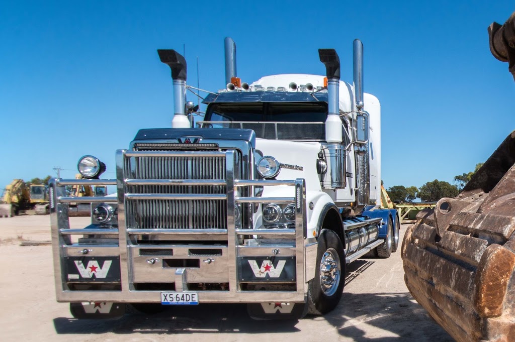 Swan Earthmovers | 11 Selby Rd, Meningie SA 5264, Australia | Phone: 0428 751 449