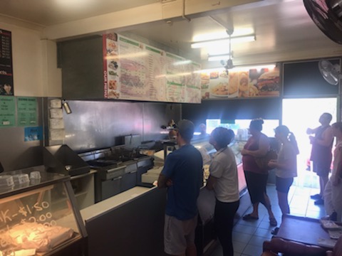 Lakedge takeaway burger & fish n chips (Eddie kitchen) | 254 Lakedge Ave, Berkeley Vale NSW 2261, Australia | Phone: (02) 4388 2341
