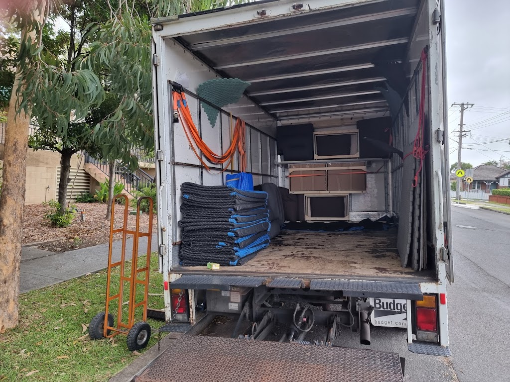 Z MOVERS - Eastern Suburb Sydney Removalists | 751 Old South Head Rd, Vaucluse NSW 2030, Australia | Phone: 0481 207 298