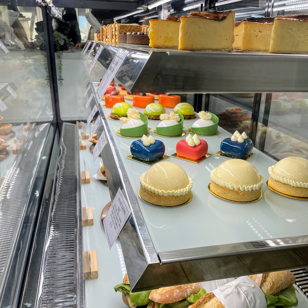 The Pastry Lab | Entrance on Knox Avenue, Under Aspect, 80 Lower Terrace, Caloundra QLD 4551, Australia | Phone: (07) 5437 0191