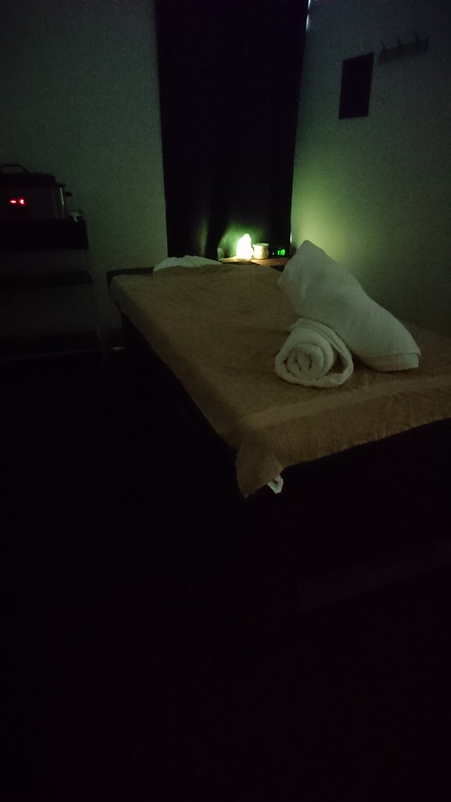 The Massageshop | spa | 21/90 Edwards Rd, Strathdale VIC 3550, Australia | 54427068 OR +61 54427068