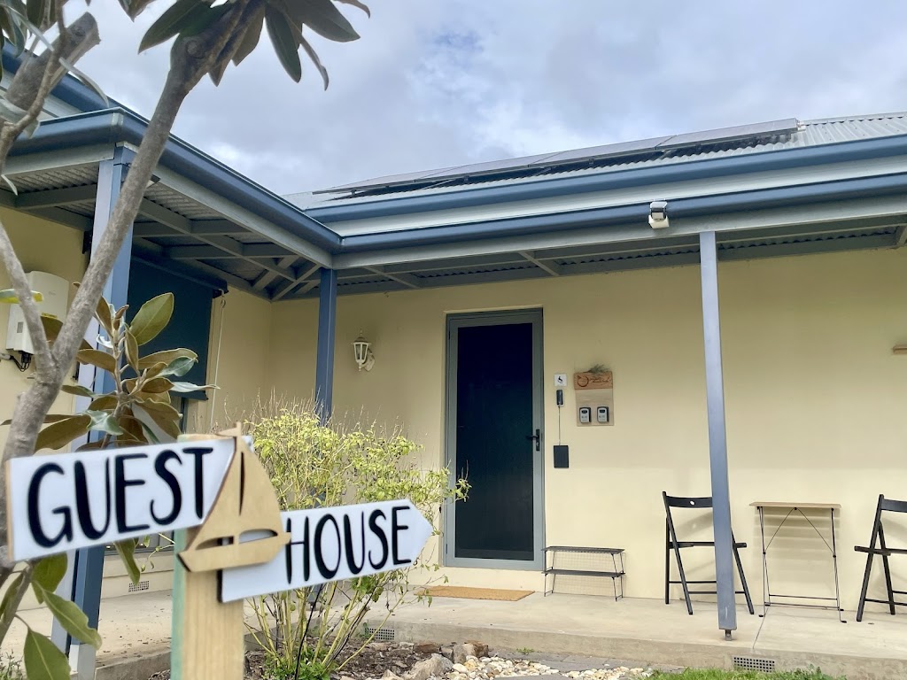 Manas Guesthouse Benalla | 103 Clarke St, Benalla VIC 3672, Australia | Phone: 0481 292 719