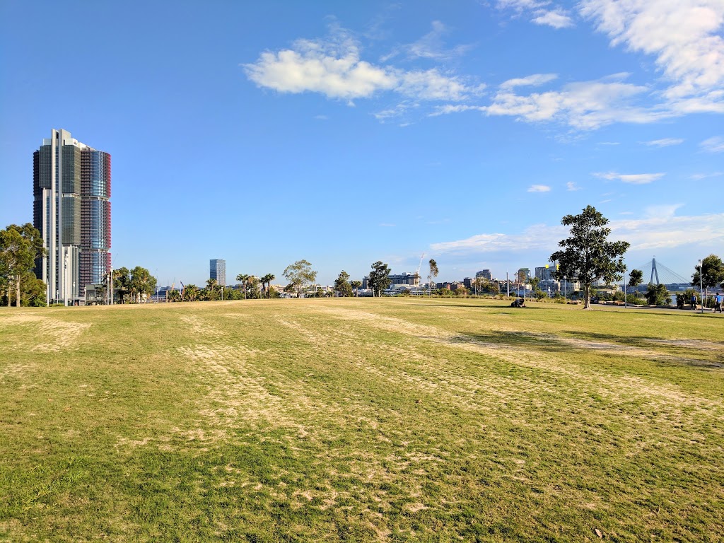Stargazer Lawn | park | Hickson Rd, Barangaroo NSW 2000, Australia | 0292551700 OR +61 2 9255 1700