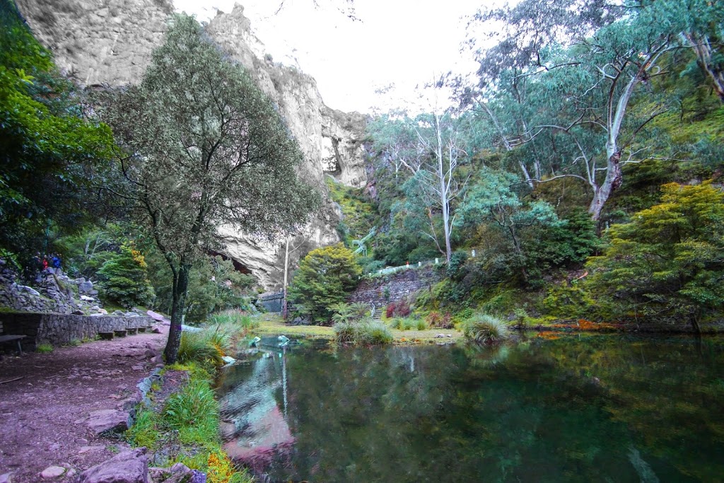 Blue Lake Jenolan | tourist attraction | 4654 Jenolan Caves Rd, Jenolan NSW 2790, Australia | 0263593911 OR +61 2 6359 3911