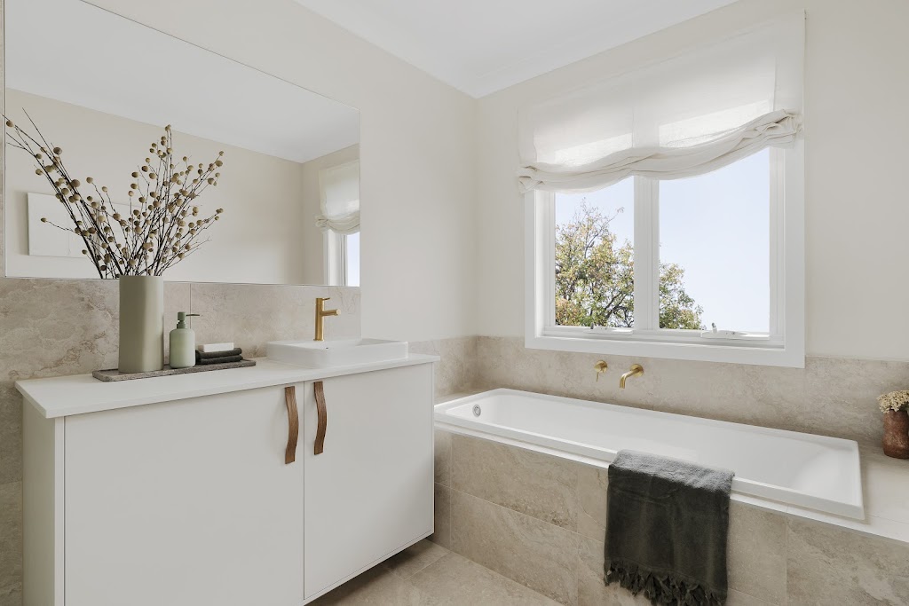 McDonald Jones - Menangle Park Display Homes | 22 Poseidon St, Menangle Park NSW 2563, Australia | Phone: 1300 555 382
