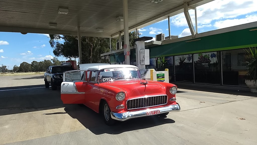 BP | gas station | Sturt Hwy, Darlington Point NSW 2706, Australia | 0269684369 OR +61 2 6968 4369