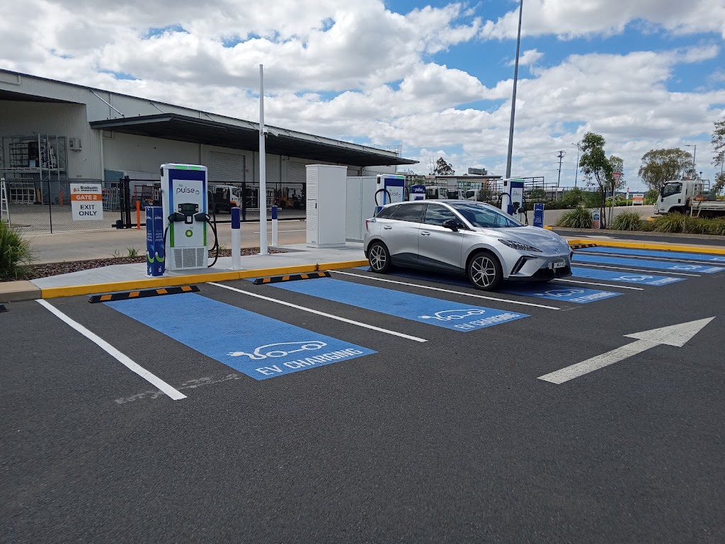 bp pulse Charging Station | 10783 Warrego Hwy, Charlton QLD 4350, Australia | Phone: 1300 002 738