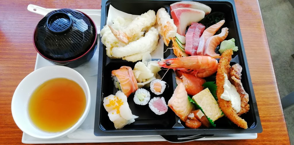 Reef Seafood & Sushi | 107 Ferry Rd, Southport QLD 4215, Australia | Phone: (07) 5528 4477