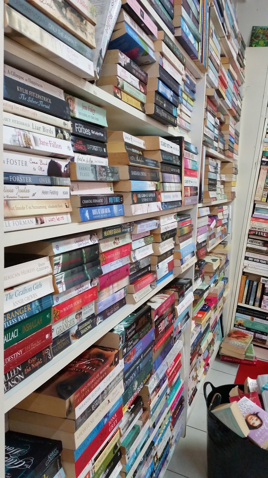 Bribie Island Book Exchange | book store | Opposite Scoopys & the Jetty, Shop 3/1 Toorbul St, Bongaree QLD 4507, Australia | 0734747921 OR +61 7 3474 7921