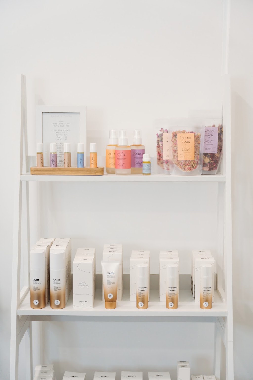 Bloom Beauty by Lauren | 2/31 Cawdor Rd, Camden NSW 2570, Australia | Phone: 0435 608 026