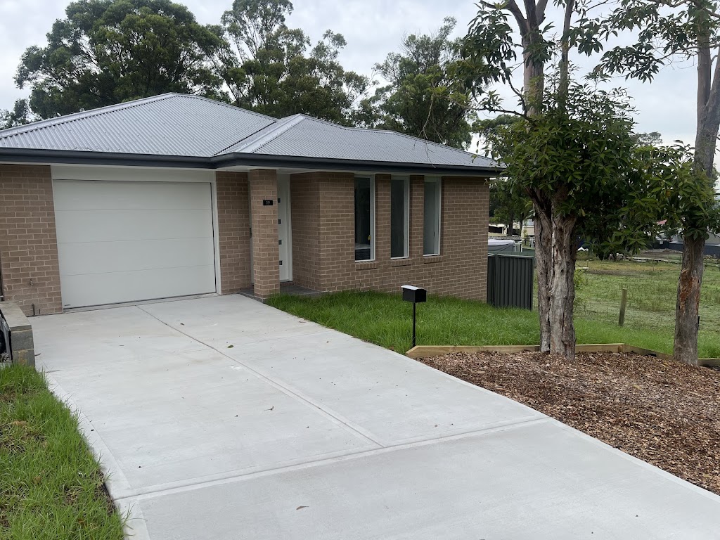 Strawberry Lodge | 19 Strawberry Tce, Glendale NSW 2285, Australia | Phone: (02) 4955 5888