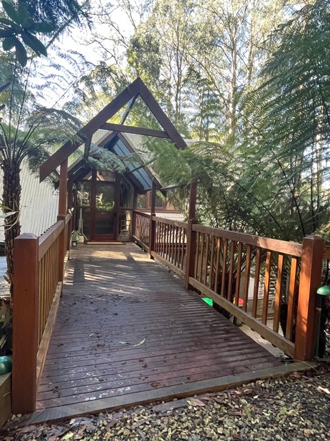 Living Waters Accommodation | 76 Sassafras Creek Rd, Sherbrooke VIC 3789, Australia | Phone: 0449 606 865