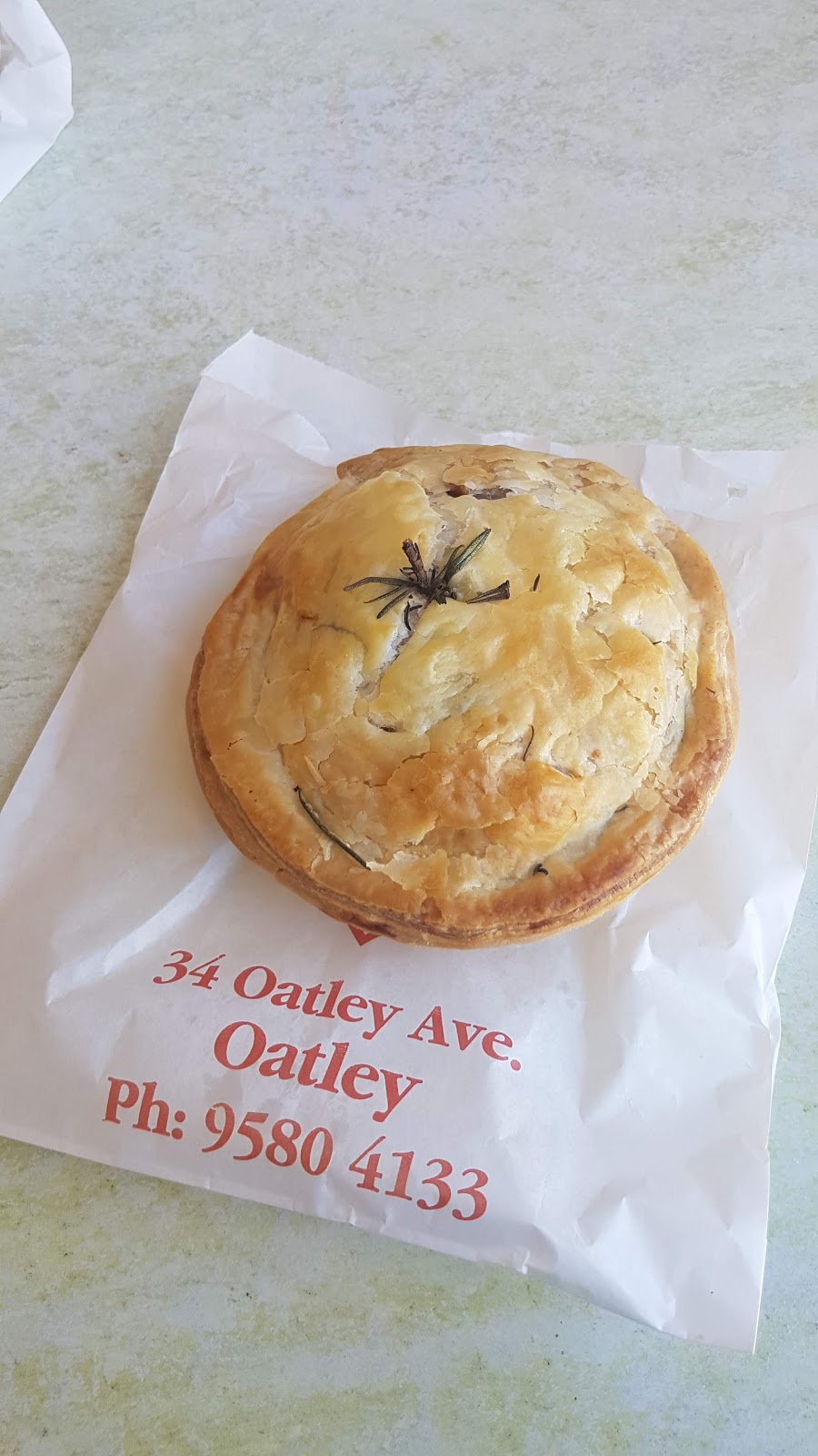 Oatley Village Pie Shop | bakery | 34 Oatley Ave, Oatley NSW 2223, Australia | 0295804133 OR +61 2 9580 4133