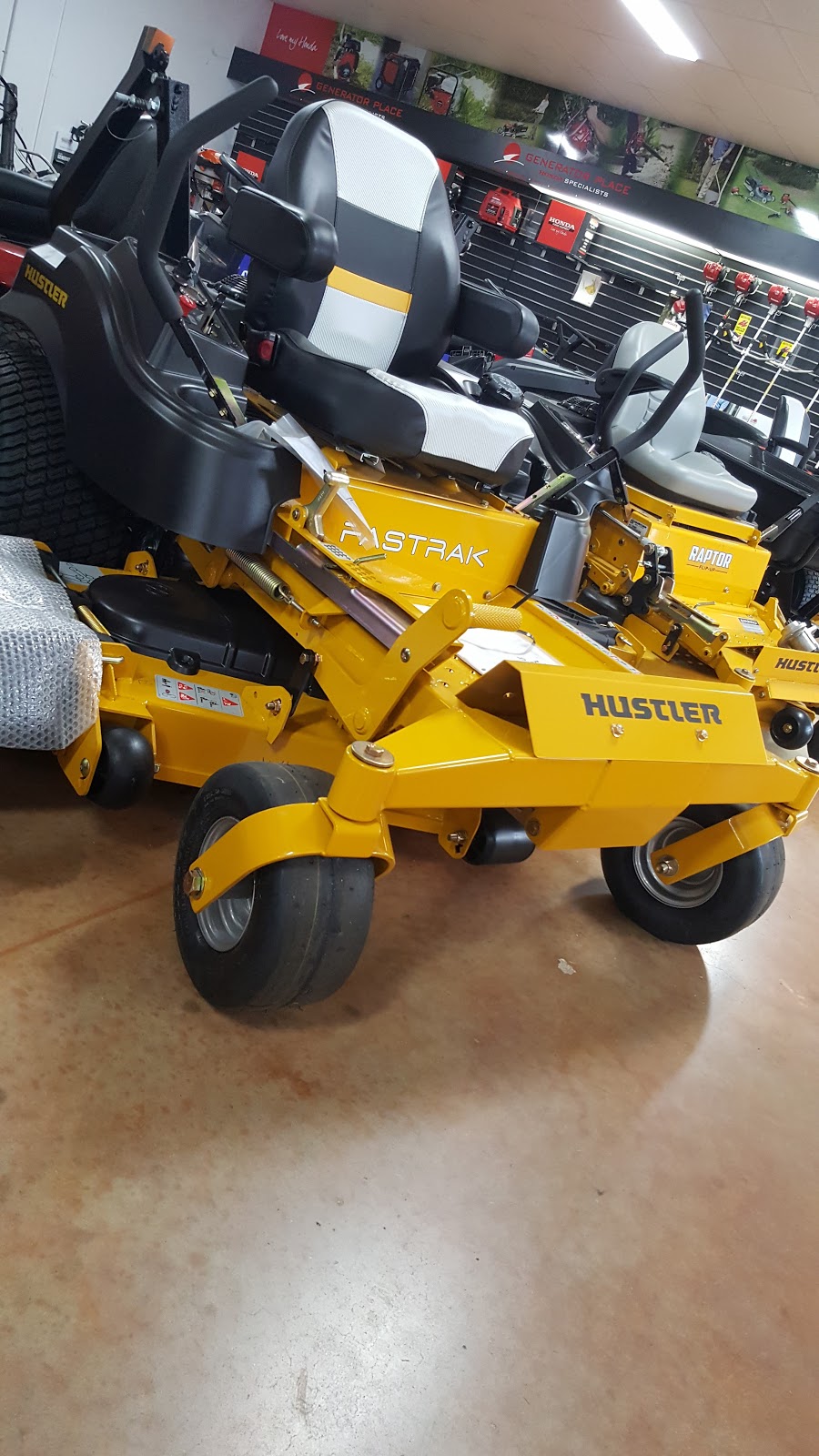 Mower World | 79 Champion Dr, Seville Grove WA 6112, Australia | Phone: (08) 9497 1399