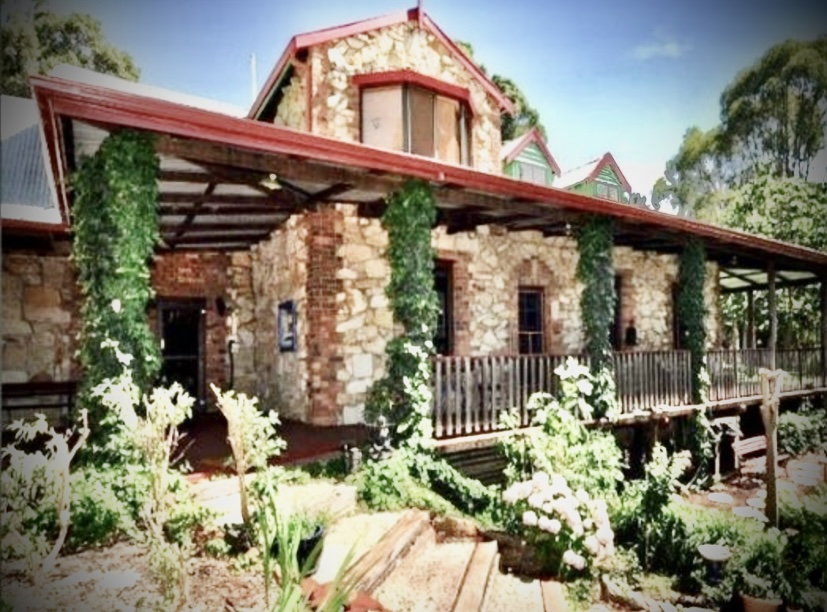 Le Petit Chateau | lodging | W Blackwood Terrace, Bridgetown WA 6255, Australia | 0409909695 OR +61 409 909 695
