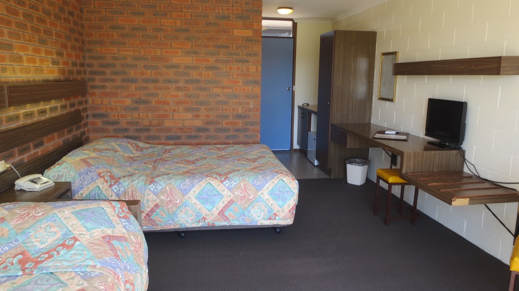 Broadbents Motor Inn | lodging | 3813 Traralgon-Maffra Rd, Heyfield VIC 3858, Australia | 0351482434 OR +61 3 5148 2434