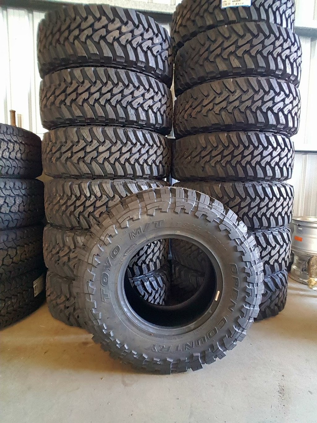 CQ Tyres and Maintenance | car repair | Unit 1/70 Connors Rd, Paget QLD 4740, Australia | 0435802228 OR +61 435 802 228