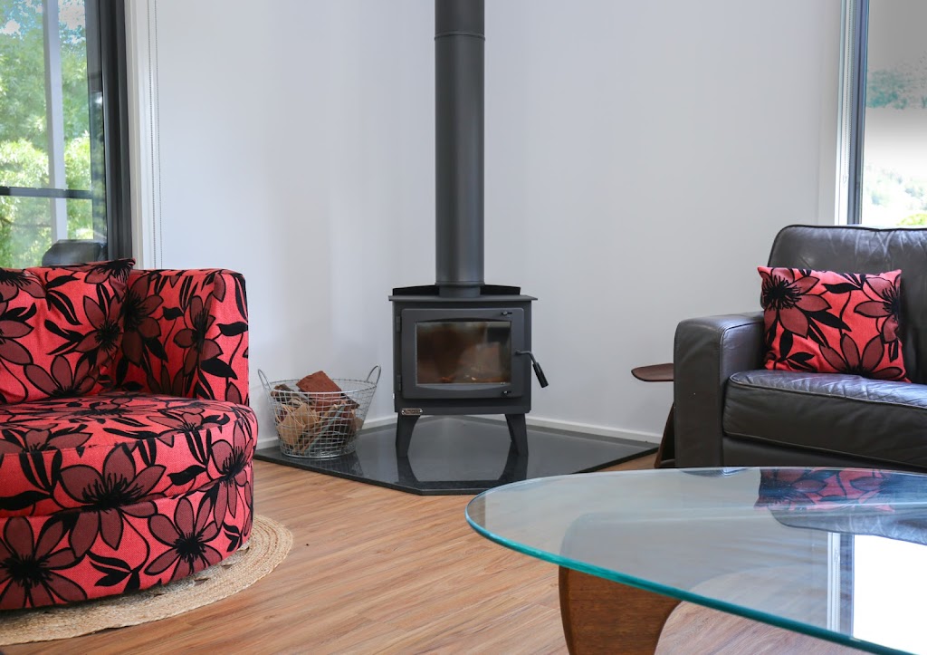 Cranmore Cottage | 8 Mitchells Ln, Wandiligong VIC 3744, Australia | Phone: (03) 5759 2555