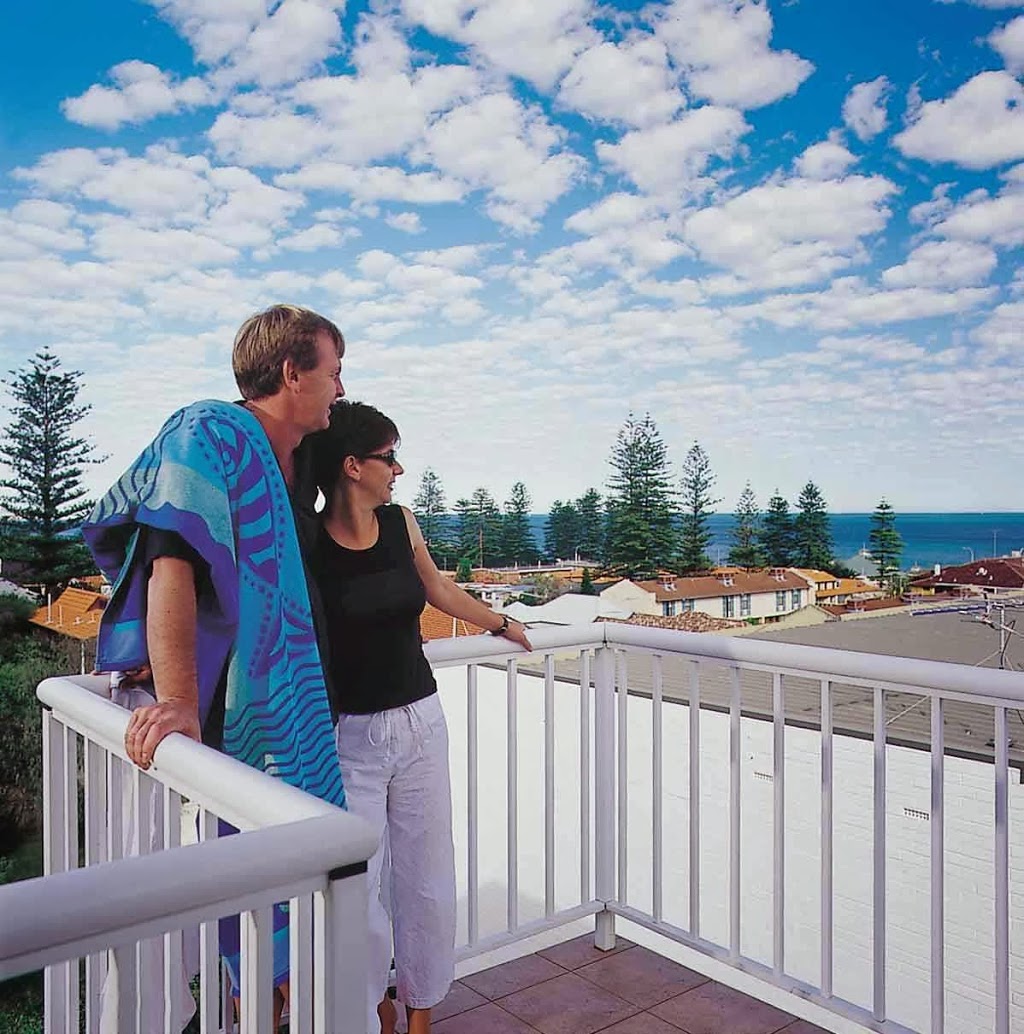 Sunset Suites | lodging | 20 Overton Gardens, Cottesloe WA 6010, Australia | 0893852214 OR +61 8 9385 2214