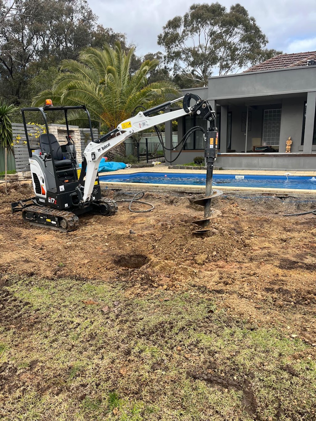 Eaglehawk Mini Excavator Hire | Loddon Valley Hwy, Eaglehawk VIC 3556, Australia | Phone: 0400 258 664
