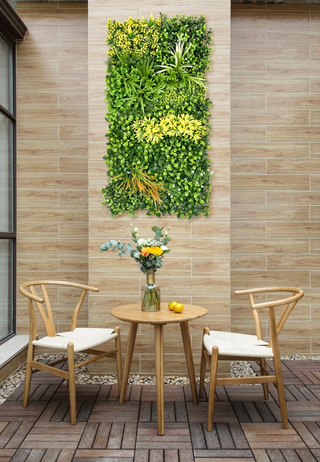 Lush Green Walls | Unit 9/1440 New Cleveland Rd, Chandler QLD 4155, Australia | Phone: (07) 3390 2551