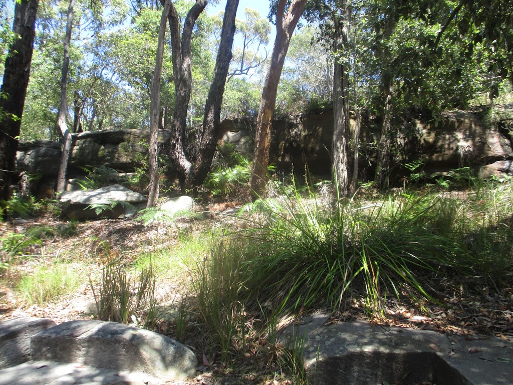Red Hands Cave | park | Ku-Ring-Gai Chase NSW 2084, Australia