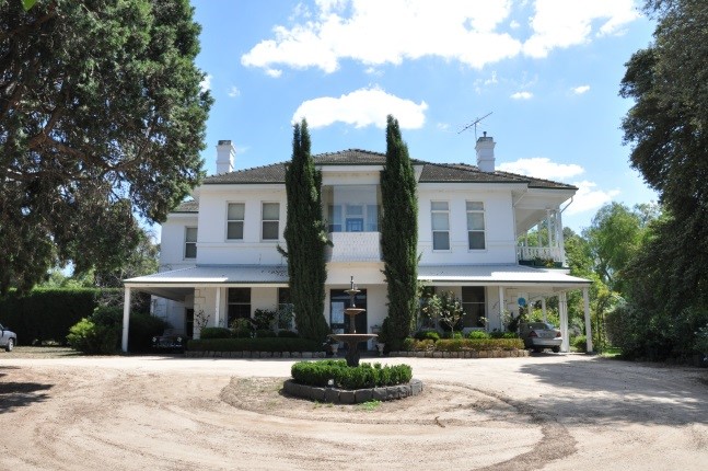 Harrison Estate | lodging | 20 Evans Rd, Bell Post Hill VIC 3215, Australia | 0438520438 OR +61 438 520 438