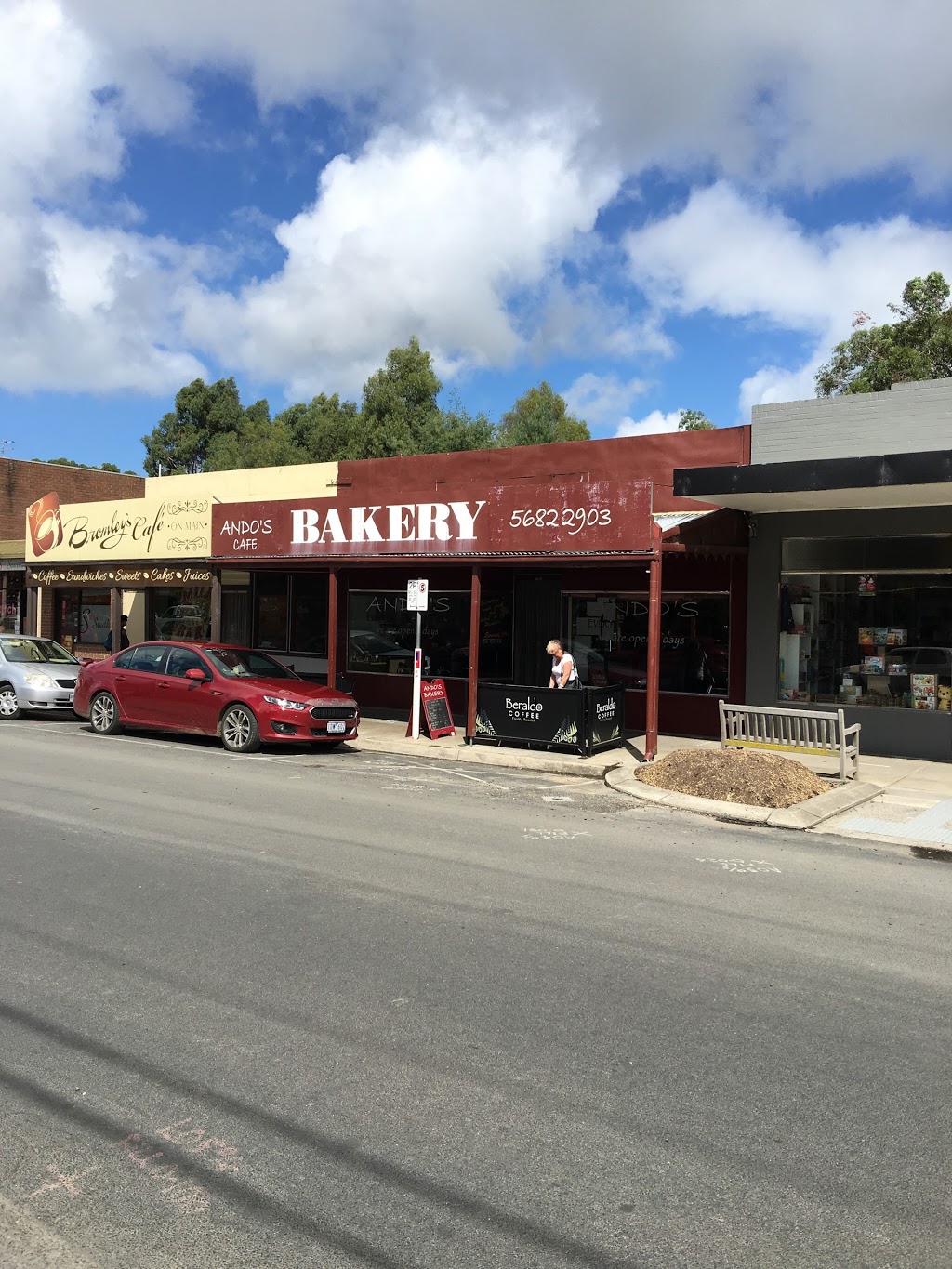 Andos Bakery | bakery | 28 Main St, Foster VIC 3960, Australia | 0356822903 OR +61 3 5682 2903