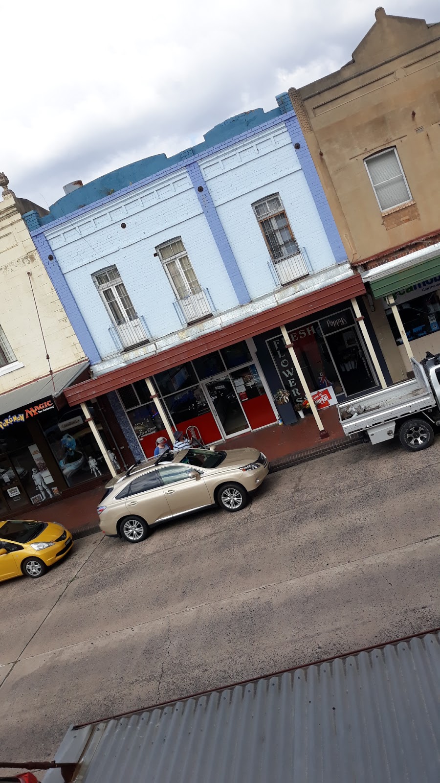 Old Dennis Seafood | restaurant | 49 Main St, Lithgow NSW 2790, Australia | 0263512951 OR +61 2 6351 2951