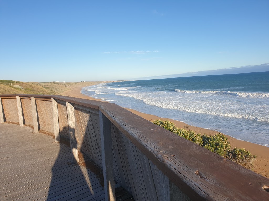 Logans Beach Whale Watching Platform | tourist attraction | 11-13 Logans Beach Rd, Warrnambool VIC 3280, Australia | 1800637725 OR +61 1800 637 725