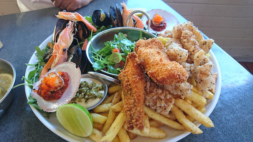 Burns Beach Cafe & Restaurant | cafe | 35 Ocean Parade, Iluka WA 6028, Australia | 0893048080 OR +61 8 9304 8080