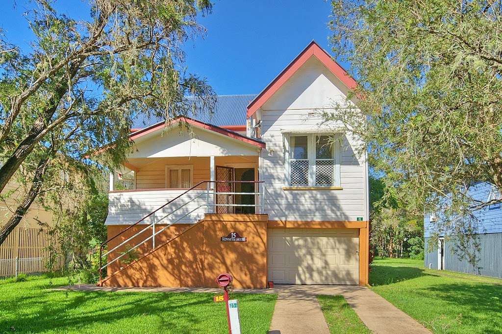 Melville House Holiday Cottage 2 | 15 Parkes St, Girards Hill NSW 2480, Australia | Phone: (02) 6621 5778