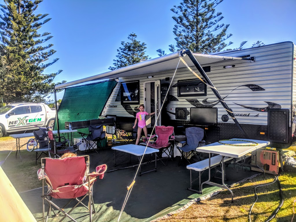 Lanis on the Beach | campground | Old Bar Rd, Old Bar NSW 2430, Australia | 0265537274 OR +61 2 6553 7274
