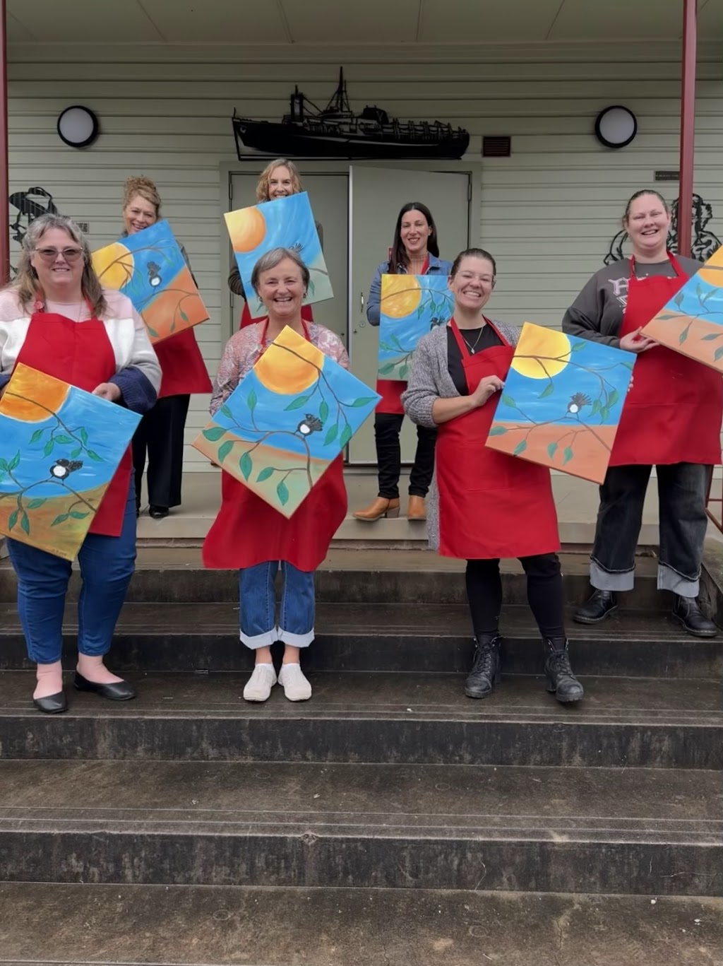 Paint with Llynda N | 48 Bennett St, Millfield NSW 2325, Australia | Phone: 0425 279 939