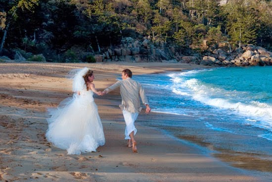 Magnetic Island Celebrant David Crusty Herron | 55 Barbarra St, Picnic Bay QLD 4819, Australia | Phone: (07) 4758 1491