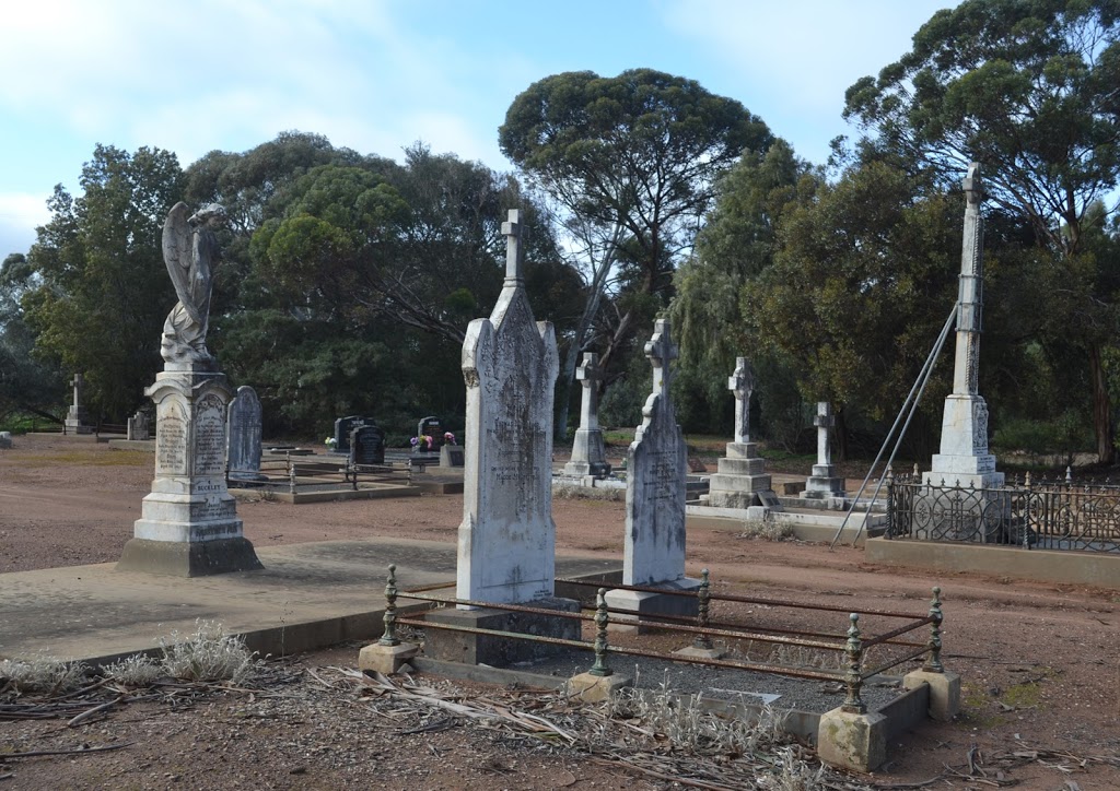 St Anthonys Catholic Cemetery | 4 St Anthonys Rd, Manoora SA 5414, Australia