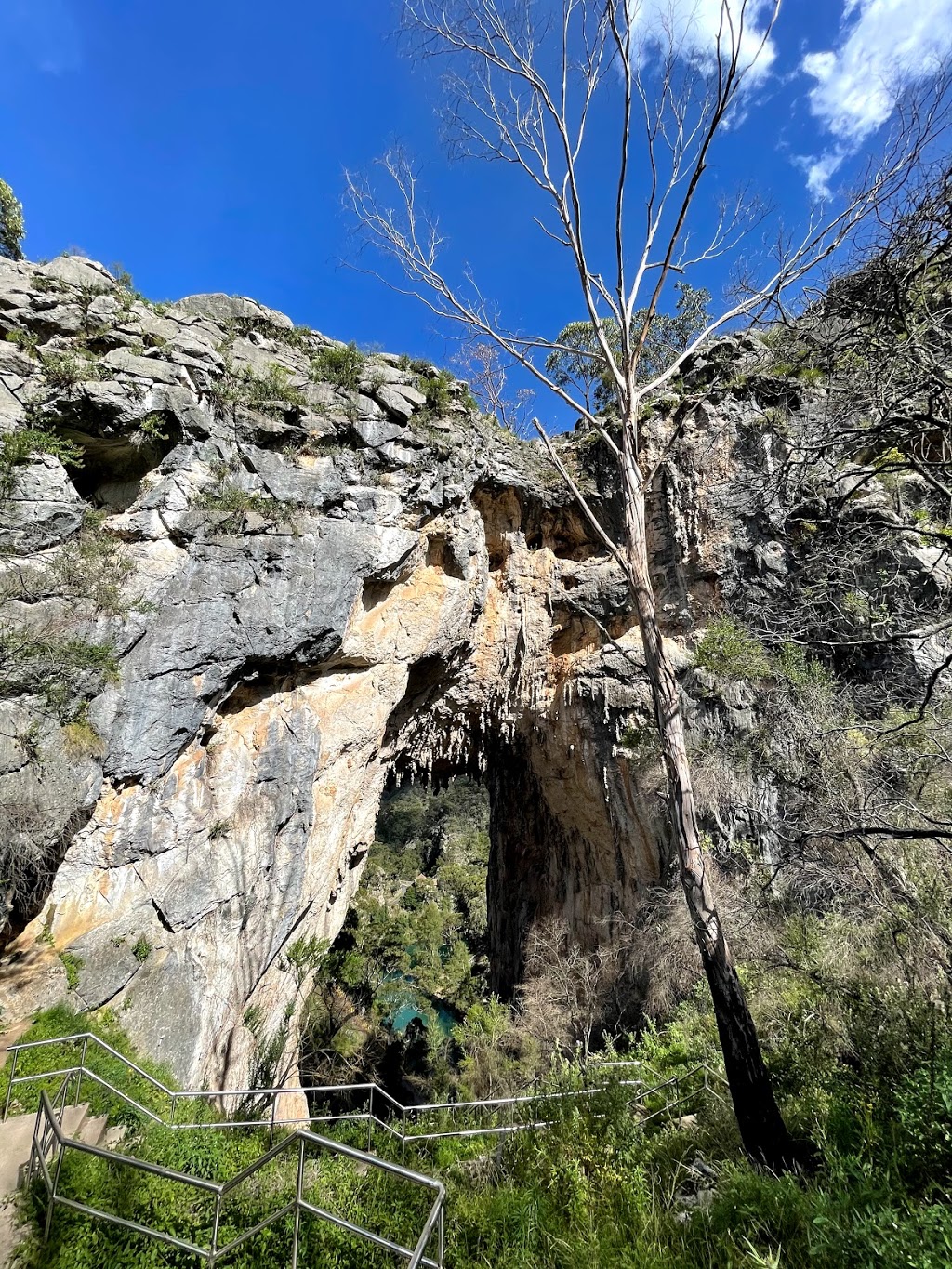 Six Foot Walking Track | 4654 Jenolan Caves Rd, Jenolan NSW 2790, Australia | Phone: (02) 4787 8877