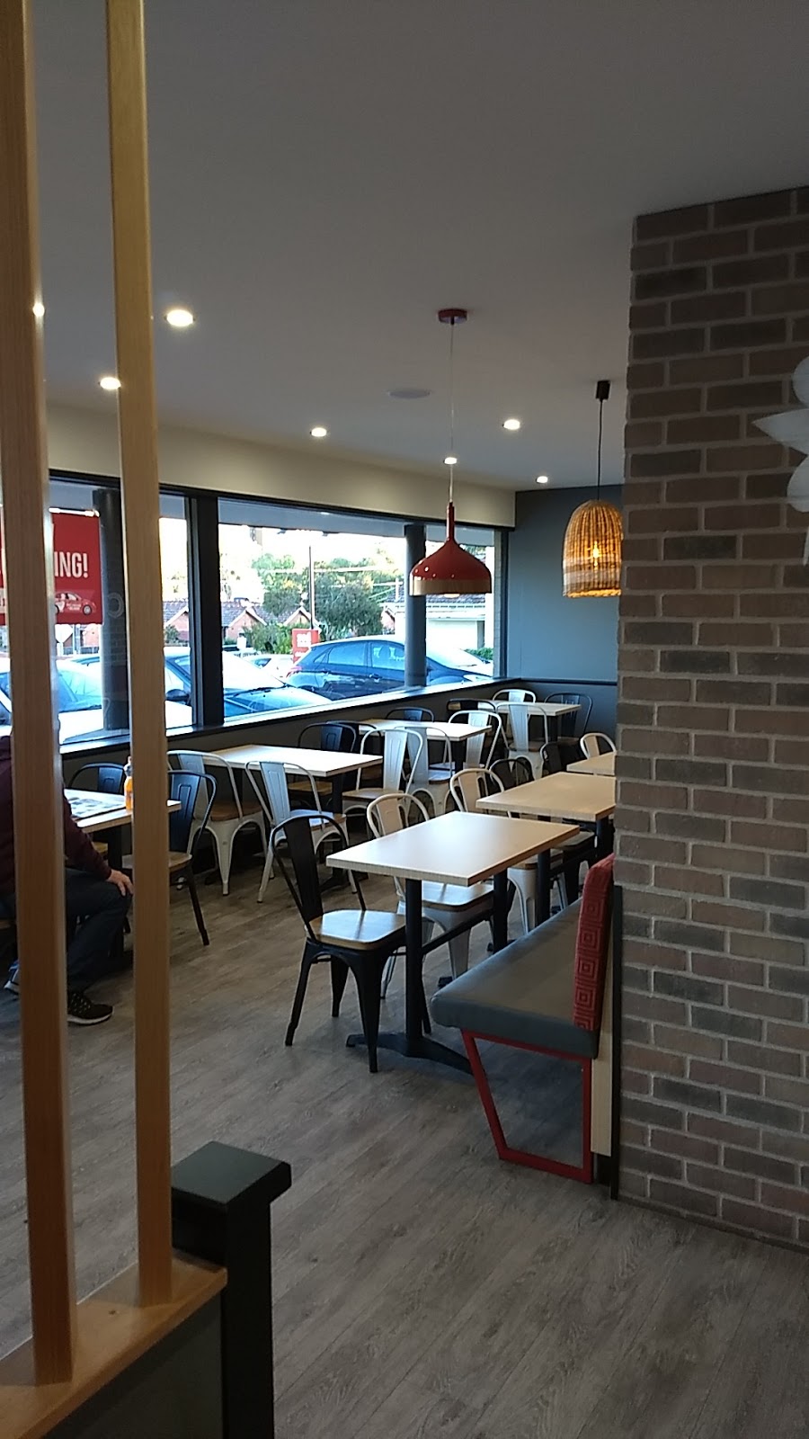 Red Rooster Ascot Vale | restaurant | 115-129 Mt Alexander Rd, Ascot Vale VIC 3032, Australia | 0393765198 OR +61 3 9376 5198