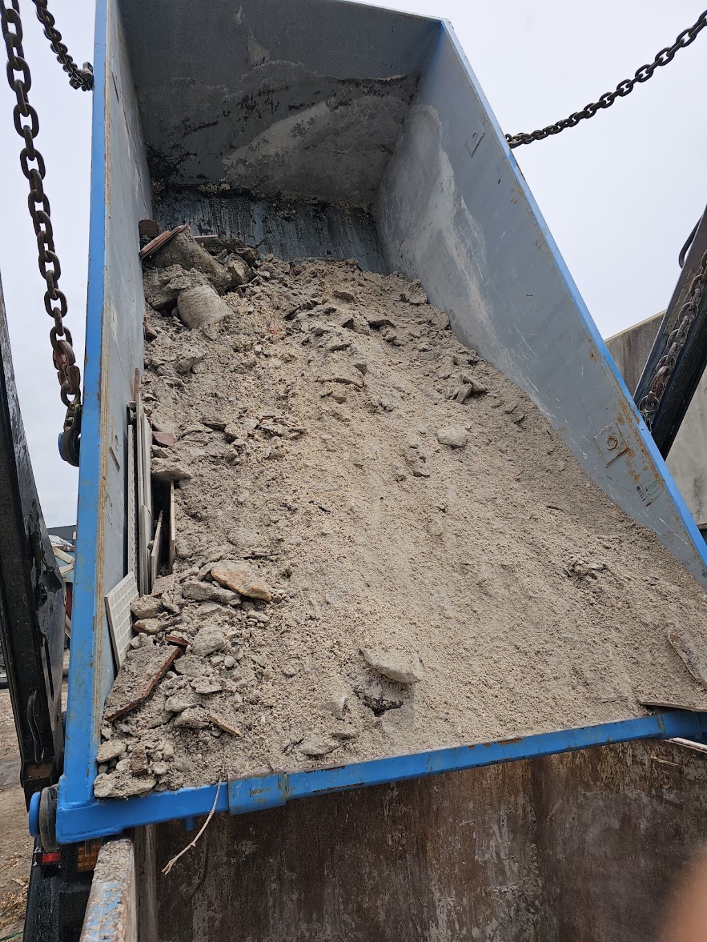 Sendit Skips - Skip Bin Hire and Waste Management Sydney | Unit 73/465-479 The Boulevarde, Kirrawee NSW 2232, Australia | Phone: 0416 375 347