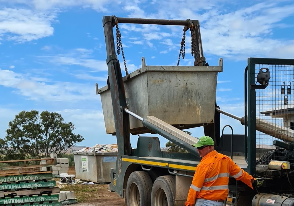 Whitsunday Waste Skip Bin Hire | 94 Bonnie Springs Rd, Myrtlevale QLD 4800, Australia | Phone: 0428 699 428